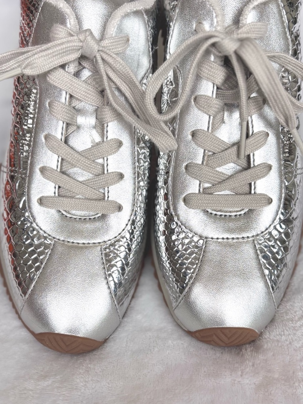 MICHAEL KORS Rhodes Leather Lace Up Metallic Silver Sneaker--NEW--9 - Picture 3 of 15